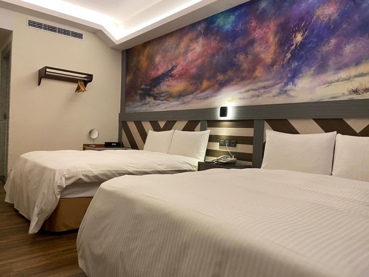 Weifeng Boutique Business Hotel - Zhanqian Branch Pingtung Buitenkant foto
