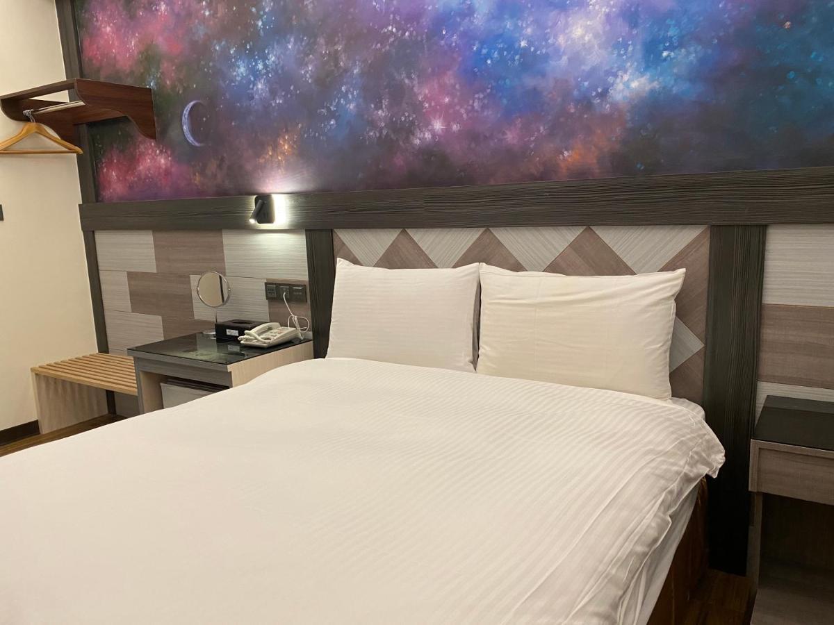 Weifeng Boutique Business Hotel - Zhanqian Branch Pingtung Buitenkant foto