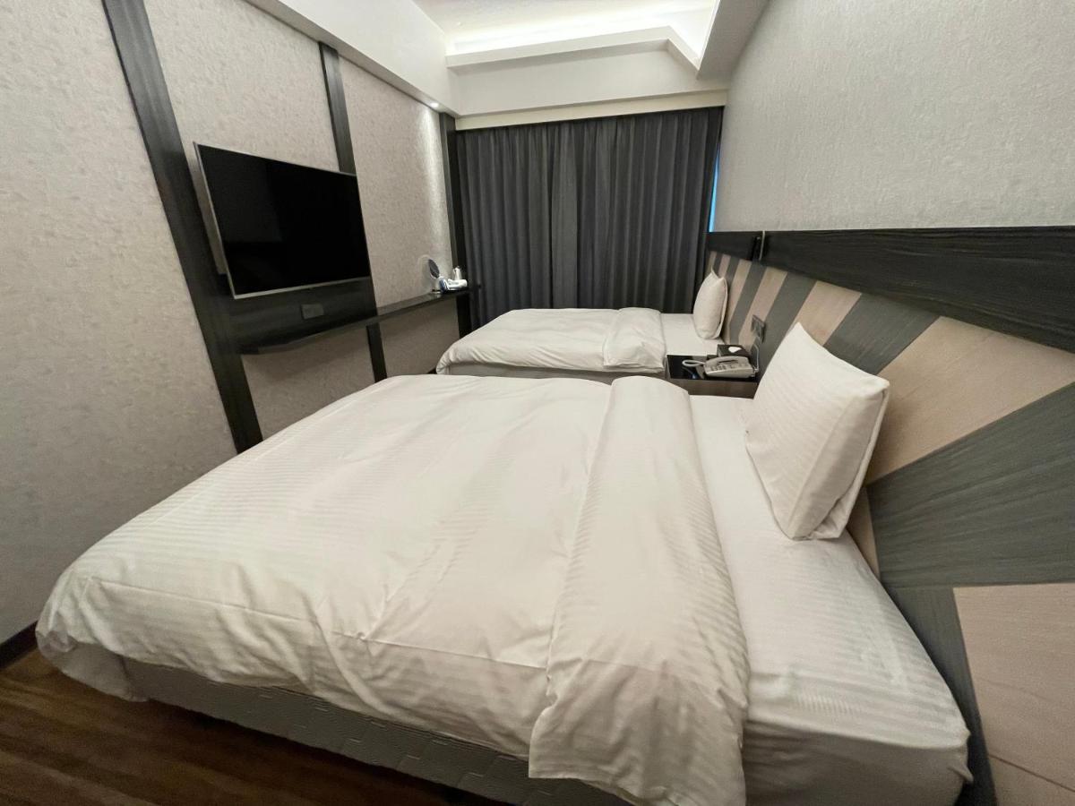 Weifeng Boutique Business Hotel - Zhanqian Branch Pingtung Buitenkant foto