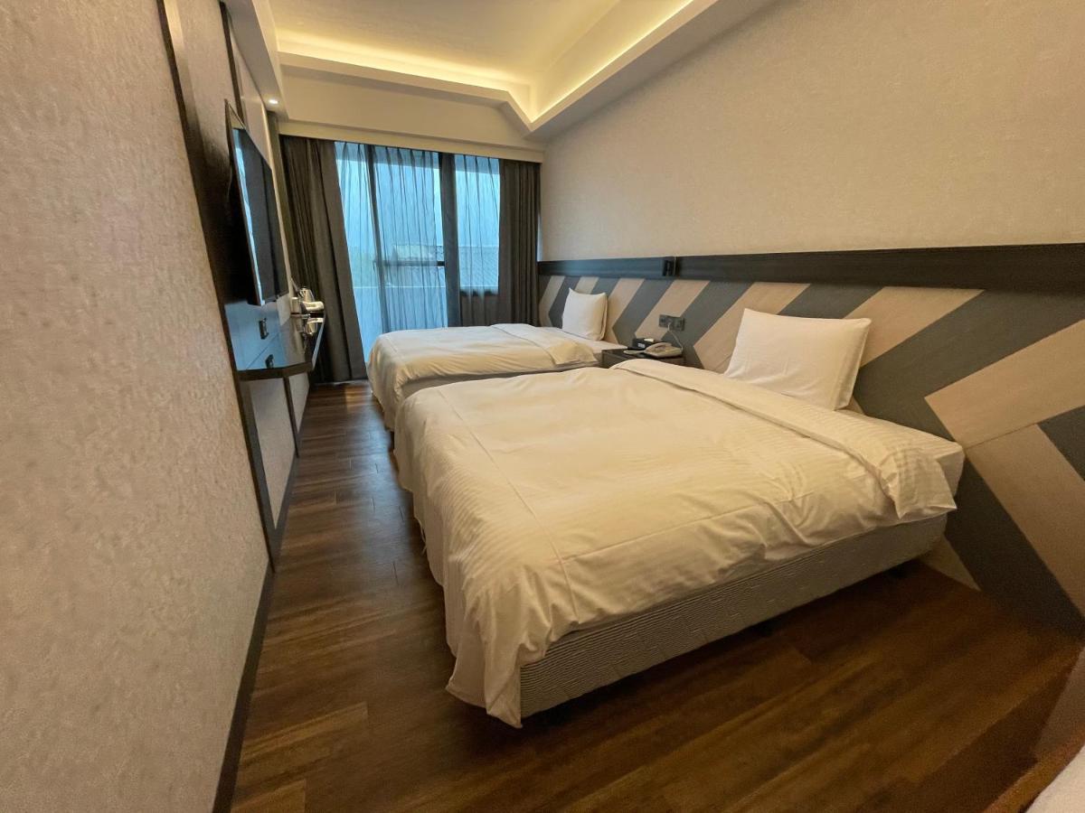 Weifeng Boutique Business Hotel - Zhanqian Branch Pingtung Buitenkant foto