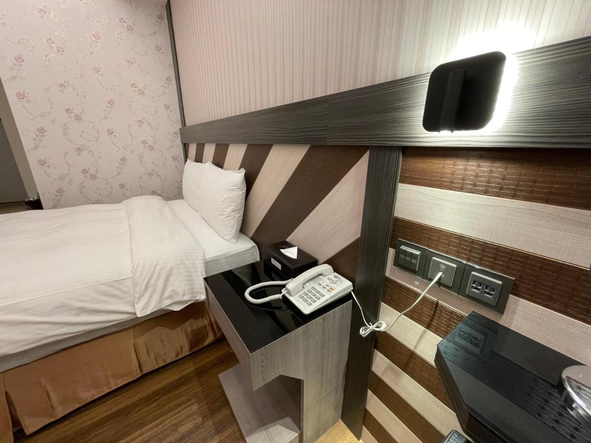 Weifeng Boutique Business Hotel - Zhanqian Branch Pingtung Buitenkant foto