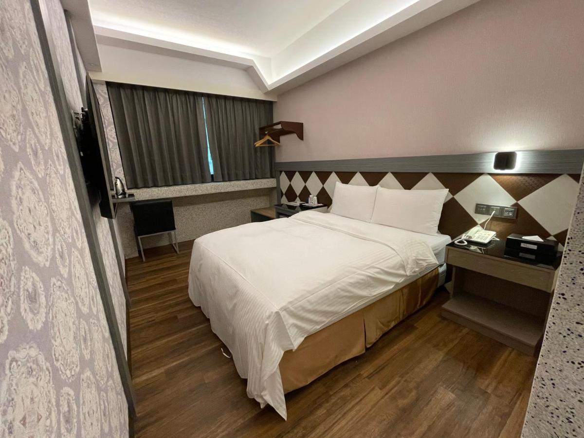 Weifeng Boutique Business Hotel - Zhanqian Branch Pingtung Buitenkant foto