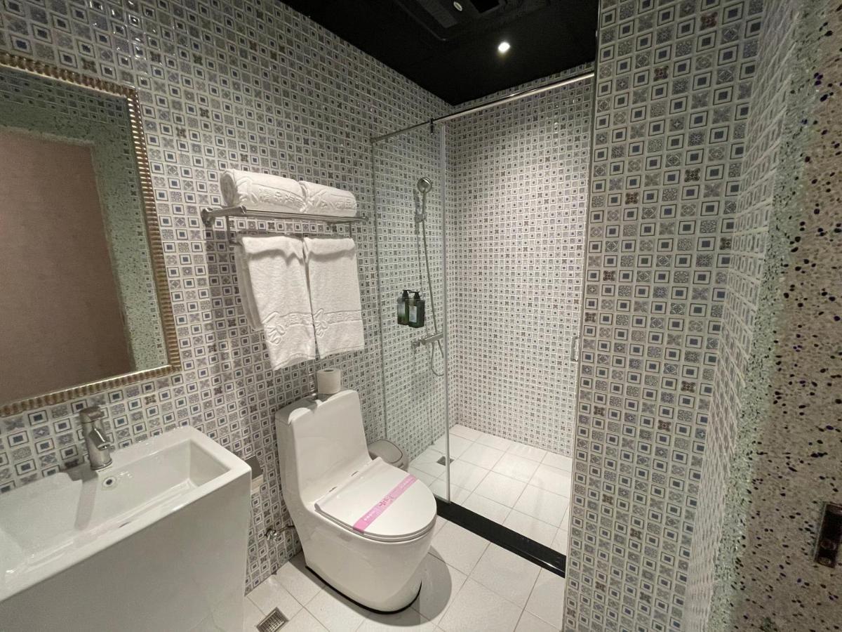 Weifeng Boutique Business Hotel - Zhanqian Branch Pingtung Buitenkant foto