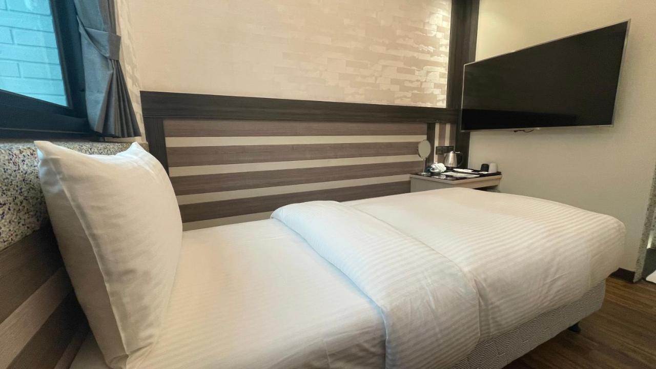 Weifeng Boutique Business Hotel - Zhanqian Branch Pingtung Buitenkant foto